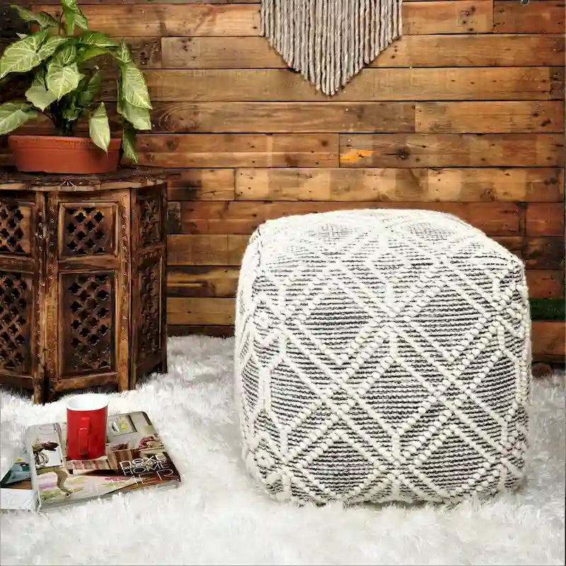 Pouf repose-pieds tissé Ivoire et Charbon, une place, 40,64 cm x 40,64 cm x 40,64 cm