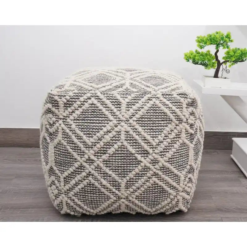 Pouf repose-pieds tissé Ivoire et Charbon, une place, 40,64 cm x 40,64 cm x 40,64 cm